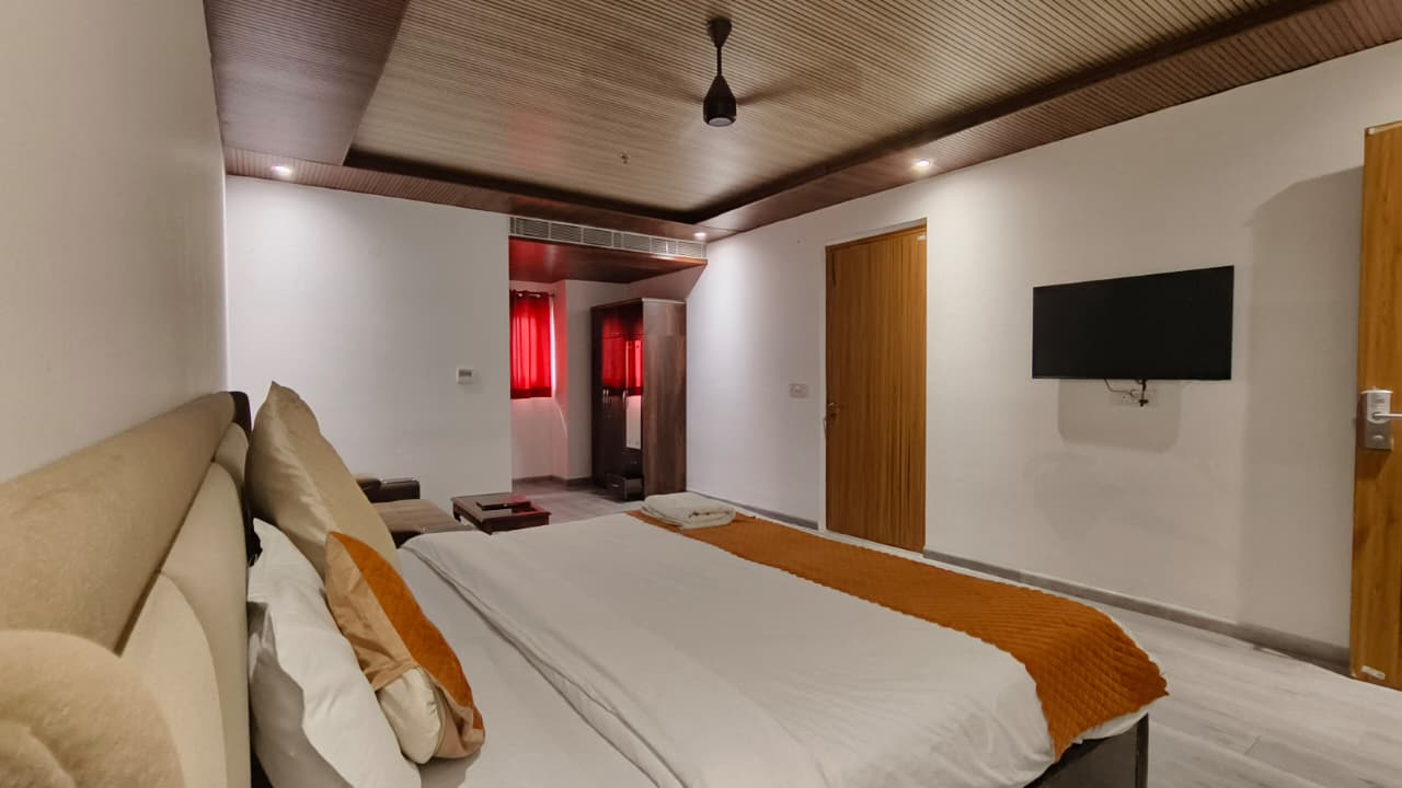 WhatsApp Image 2026-04-28 at 12.51.54 PM